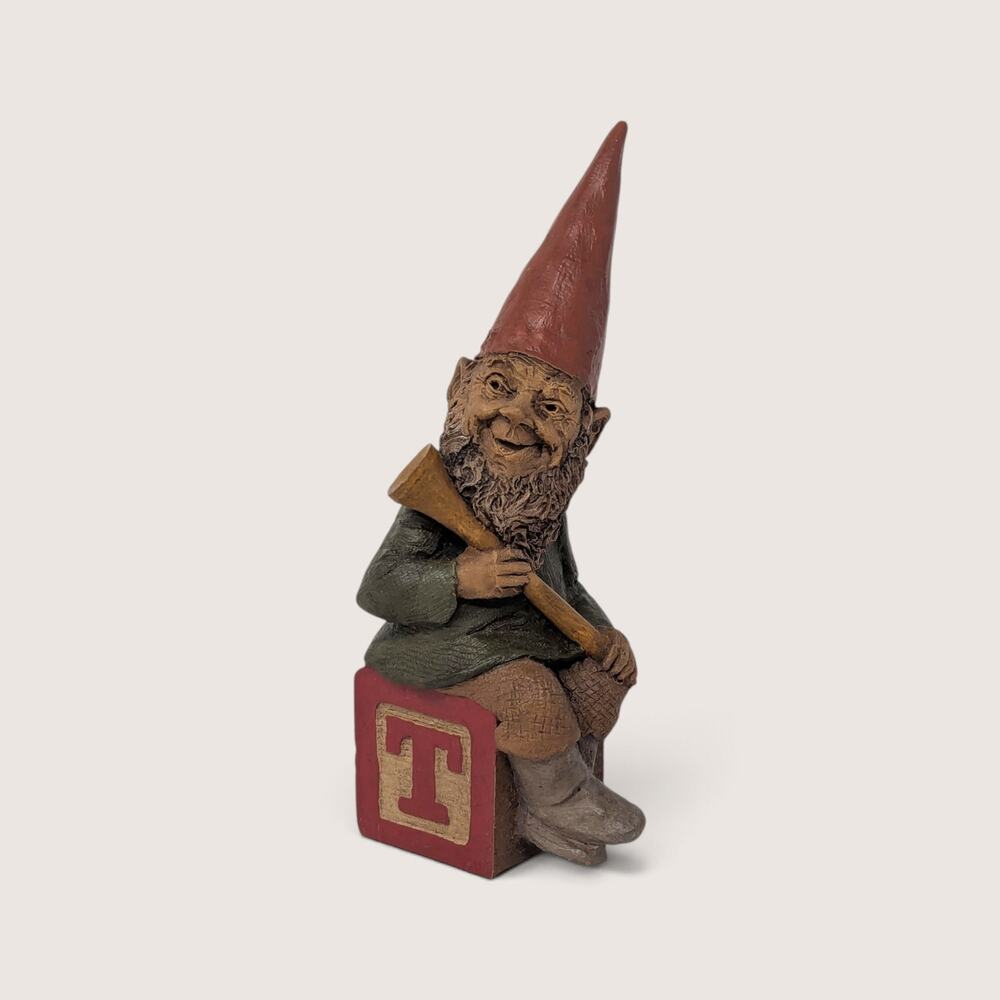 Vintage 1989 Tom Clark Cairn Studio Gnome Figurine Alphabet Block T Resin Art